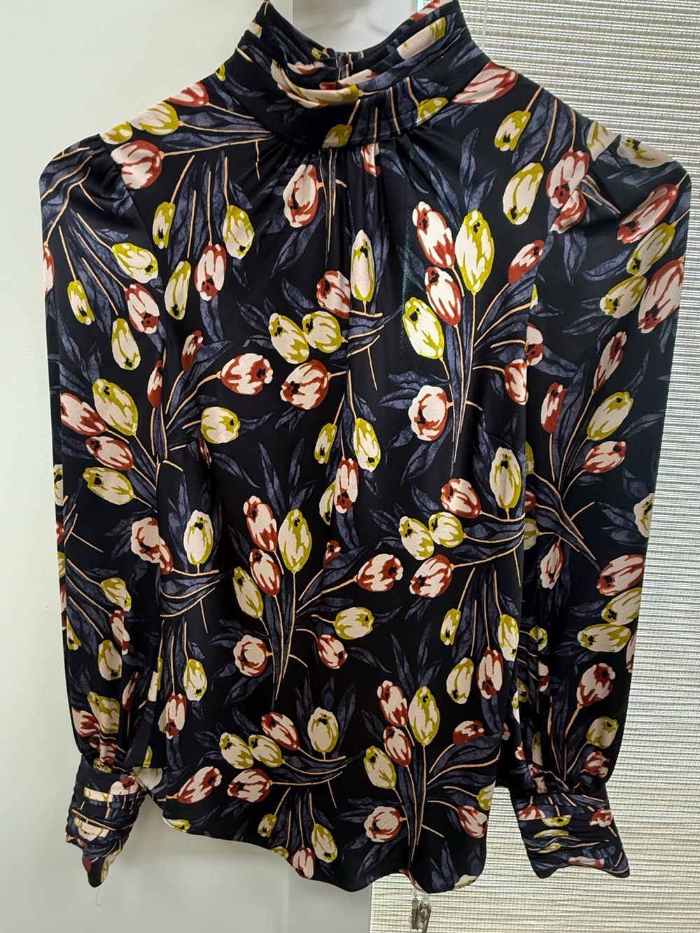 CINQ A SEPT Jem Tulip Print Cutout Back Silk Top, Size S